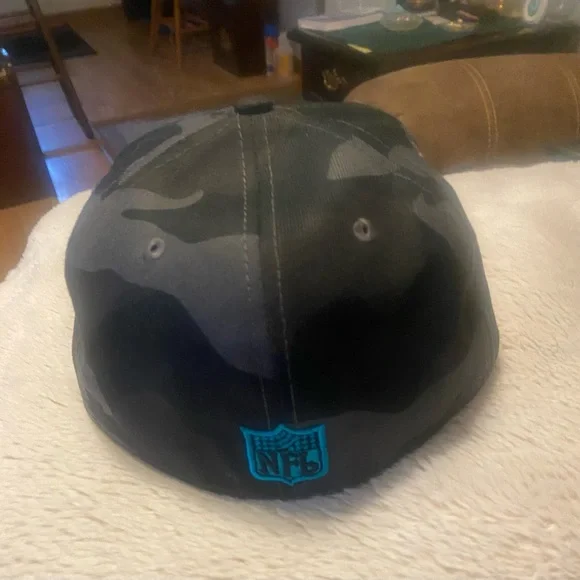 New Era Camo Miami Dolphins Fitted Hat. - Picture 3 of 5